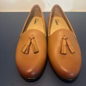 Trotters Liz Brown Luggage Leather Tassel Loafer - Women's Size 8W NWOT